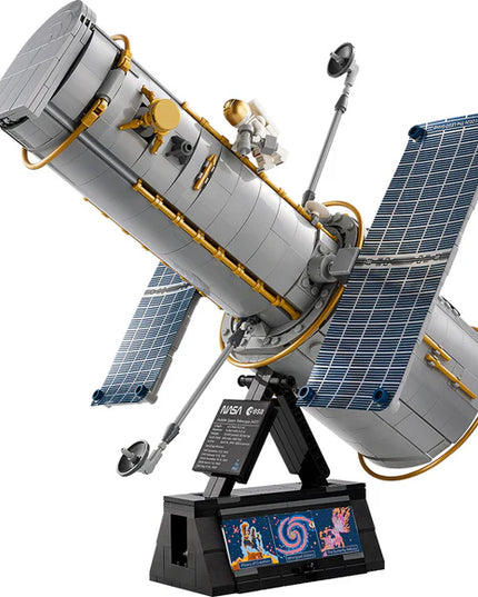 LEGO® Icons Hubble Space Telescope - Science Decor Set -11382