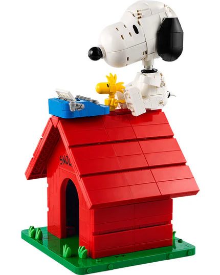 LEGO® Ideas Peanuts: Snoopy’s Doghouse Set 21368