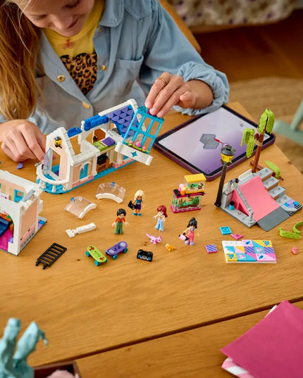 LEGO® Friends Liann's Family House 42687