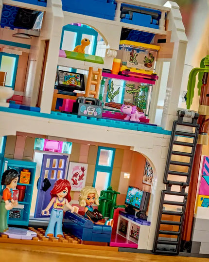 LEGO® Friends Liann's Family House 42687