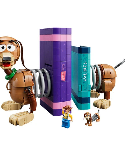 LEGO® ǀ Disney and Pixar Toy Story Slinky Dog Bookends 43301
