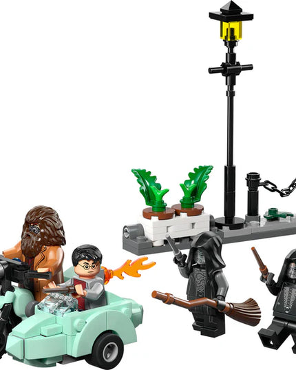 LEGO® Harry Potter™ Harry Potter Hagrid & Harry's Privet Drive Escape 76459