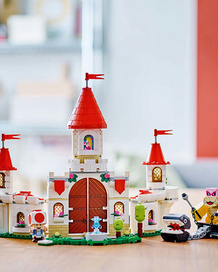 LEGO® Super Mario™ Battle with Roy at Peach’s Castle Set 71435